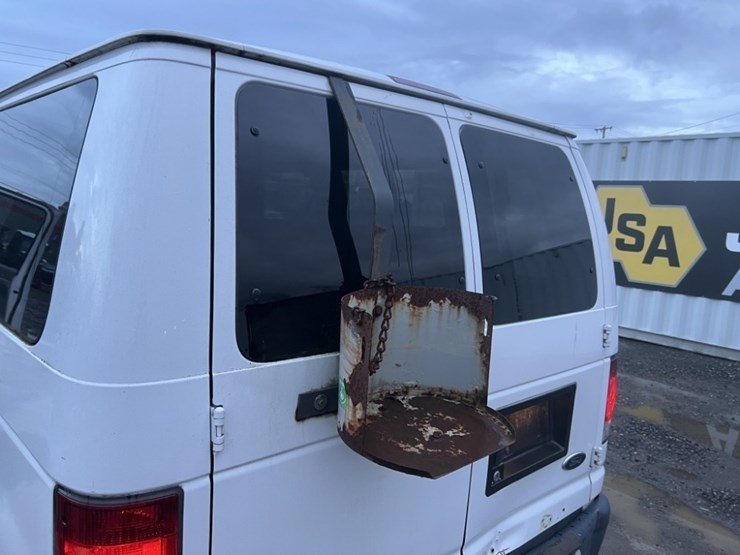 2008-ford-e350-image-25