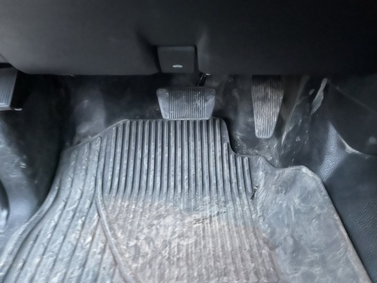 2022-dodge-3500-image-21