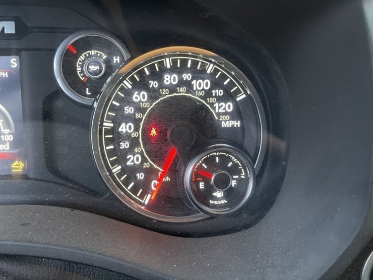 2022-dodge-3500-image-30