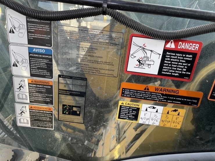 deere-245g-lc-image-46