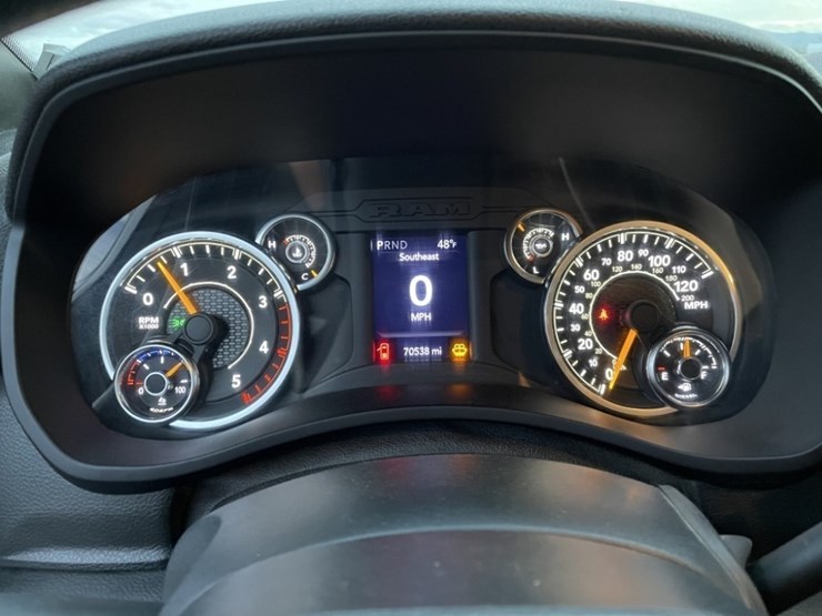 2022-dodge-3500-image-22