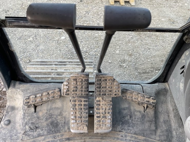 2022-deere-350-p-tier-image-42