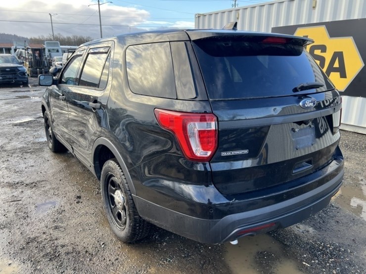 2016-ford-explorer-image-6