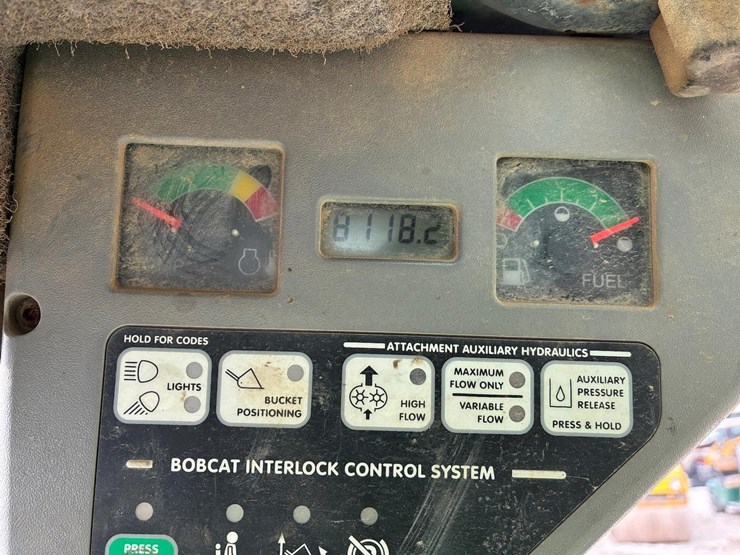 bobcat-s220-image-20