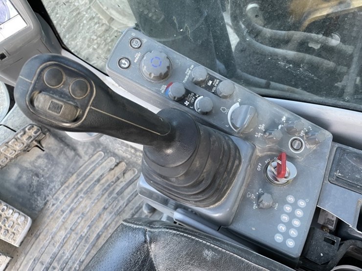 2022-deere-350-p-tier-image-33