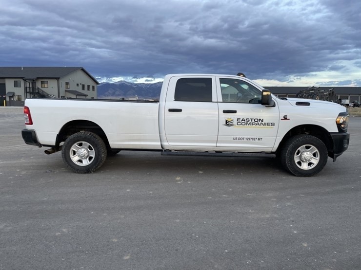 2022-dodge-3500-image-6