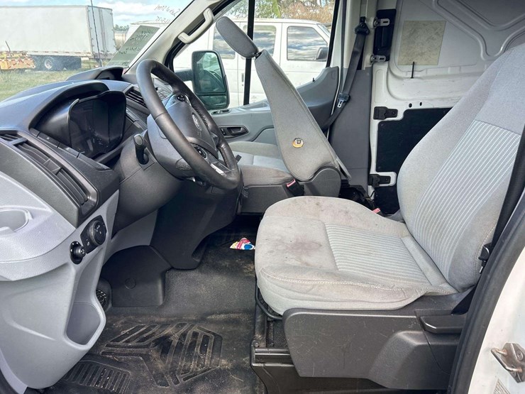 2016-ford-transit-image-12