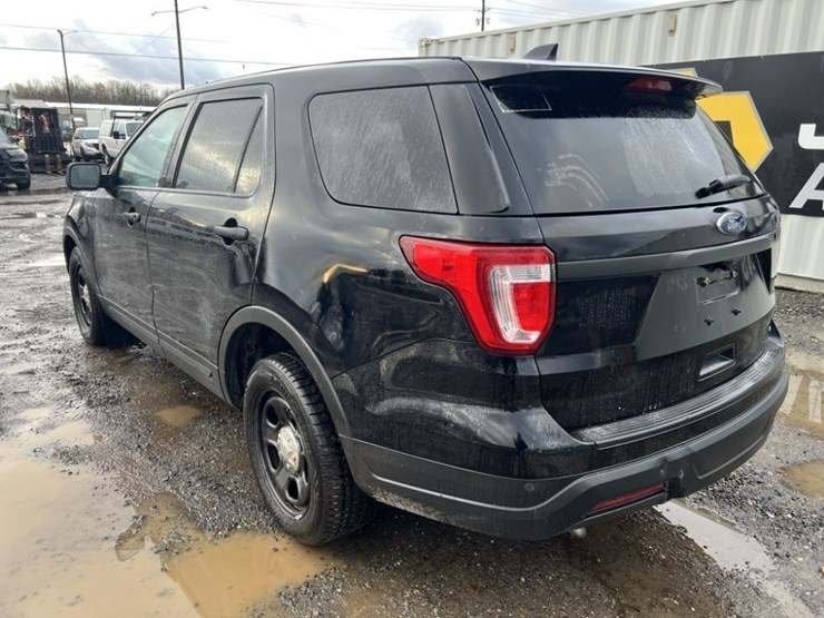 2018-ford-explorer-image-6