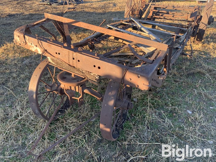 john-deere-10-image-11