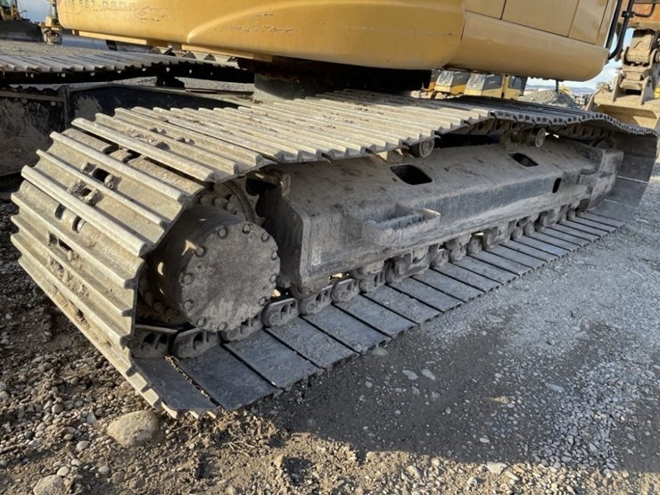 deere-245g-lc-image-23