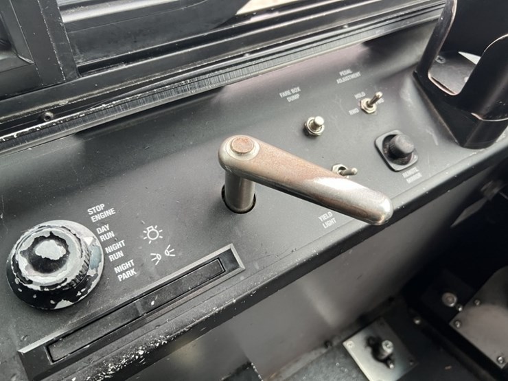 2008-new-flyer-40'-transit-bus-image-30