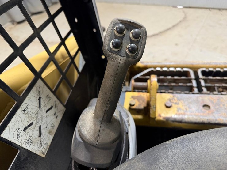 caterpillar-267b-image-19