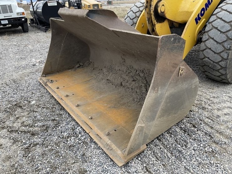 komatsu-wa320-8-image-9