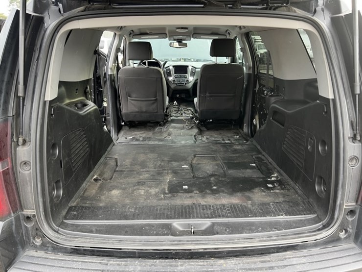 2020-chevrolet-tahoe-image-21