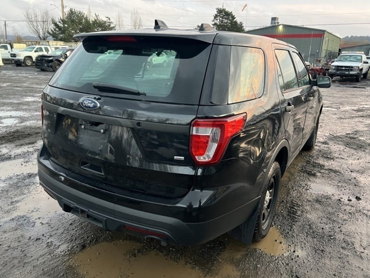 2017-ford-explorer-image-4