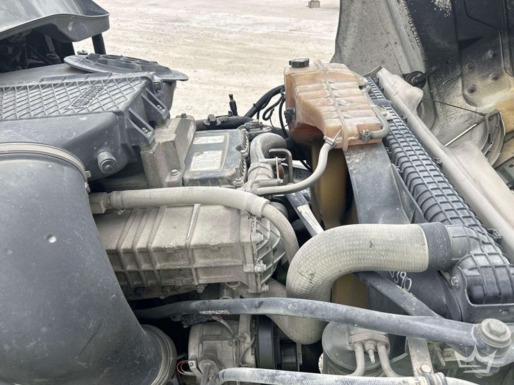 2015-freightliner-cascadia-125-image-7