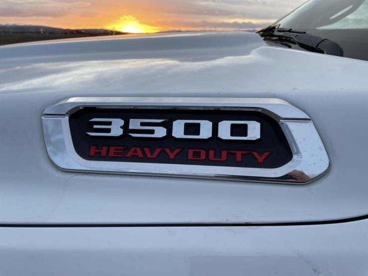 2022-dodge-3500-image-10