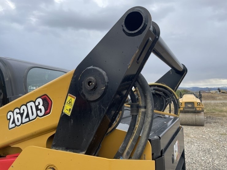 2020-caterpillar-262d3-image-19