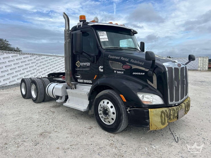 2015-peterbilt-579-image-2