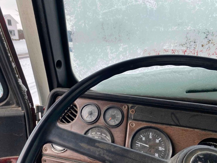 1987-freightliner-day-cab-semi-tractor-image-69