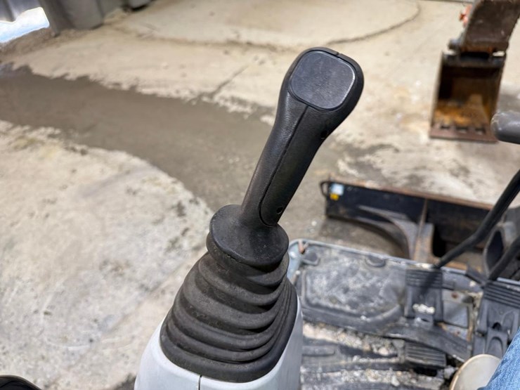 hitachi-zx35u-image-24