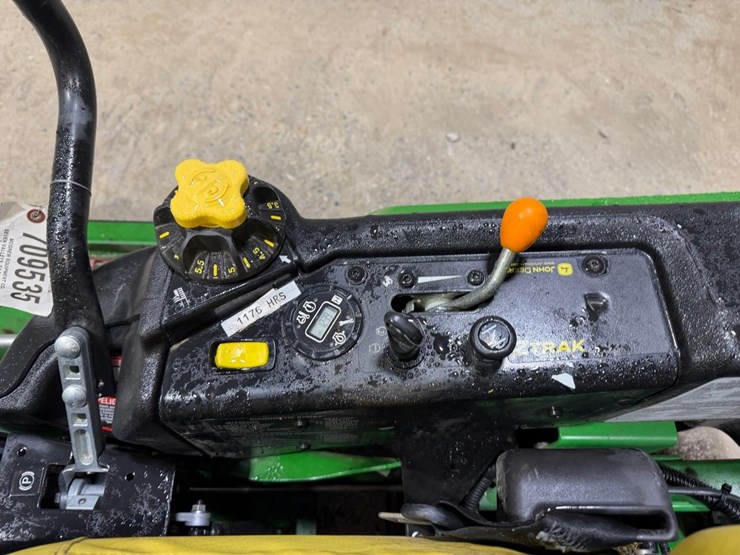 2019-john-deere-z960m-image-16