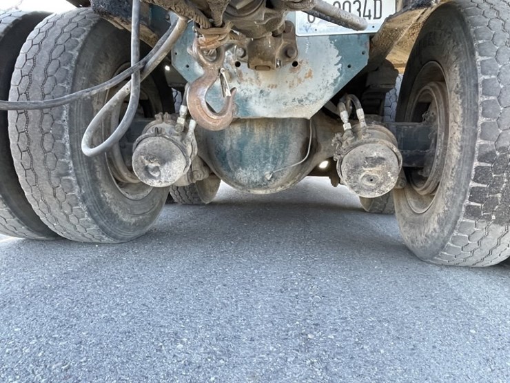 1998-peterbilt-379-image-12