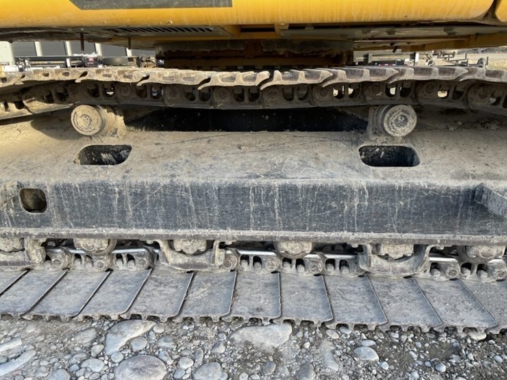 deere-245g-lc-image-16