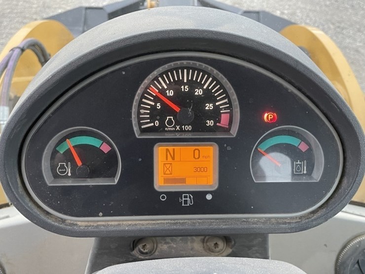 2014-caterpillar-930k-image-32