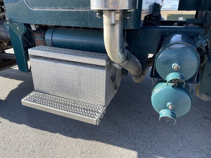 1998-peterbilt-379-image-28