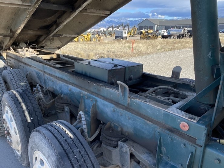 1998-peterbilt-379-image-37