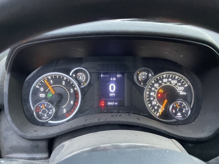 2022-dodge-3500-image-24