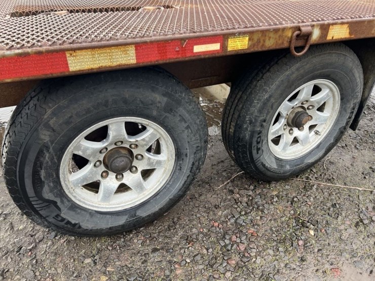 2008-bentley-t/a-sno-cat-trailer-image-12