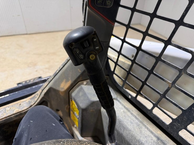 2022-bobcat-t62-image-25