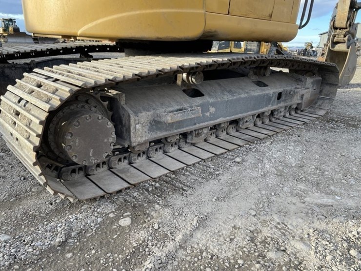 deere-245g-lc-image-22