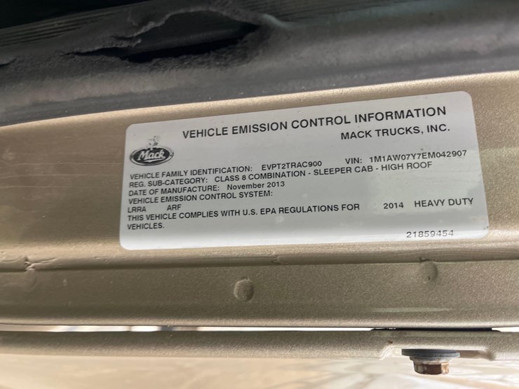 2014-mack-cxu613-semi-image-28