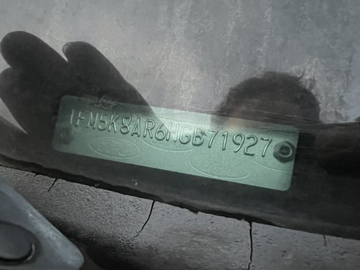 2017-ford-explorer-image-9