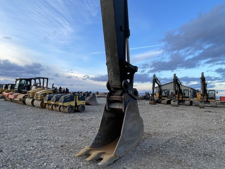 2022-deere-350-p-tier-image-11