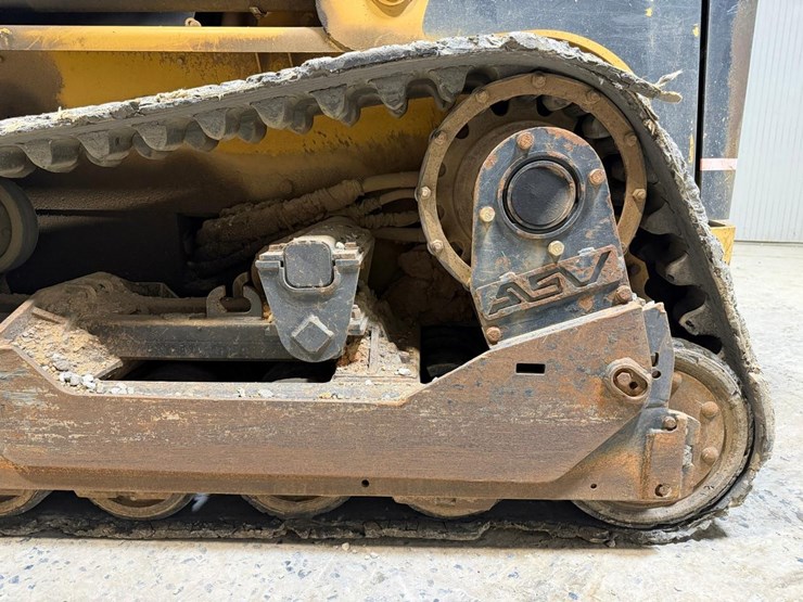 caterpillar-267b-image-13