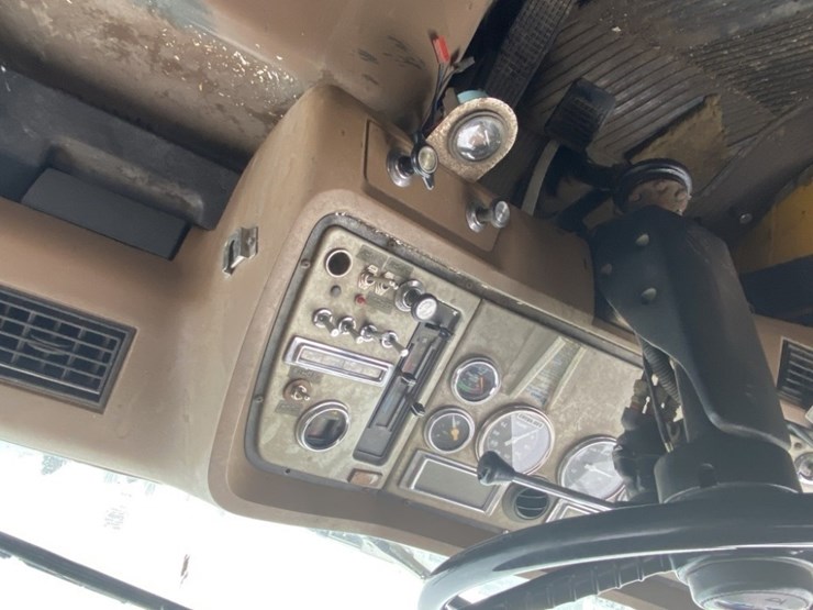 ford-ln8000-image-17