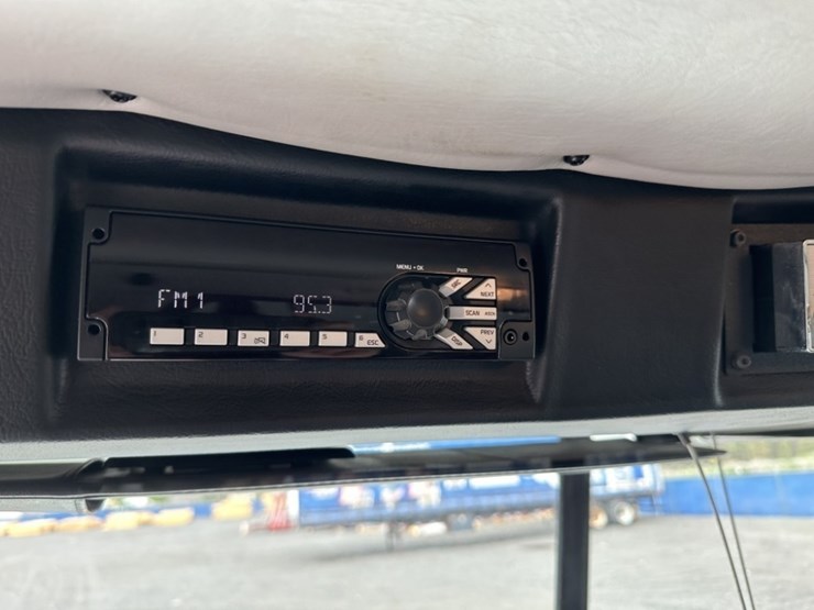 john-deere-1044-image-53