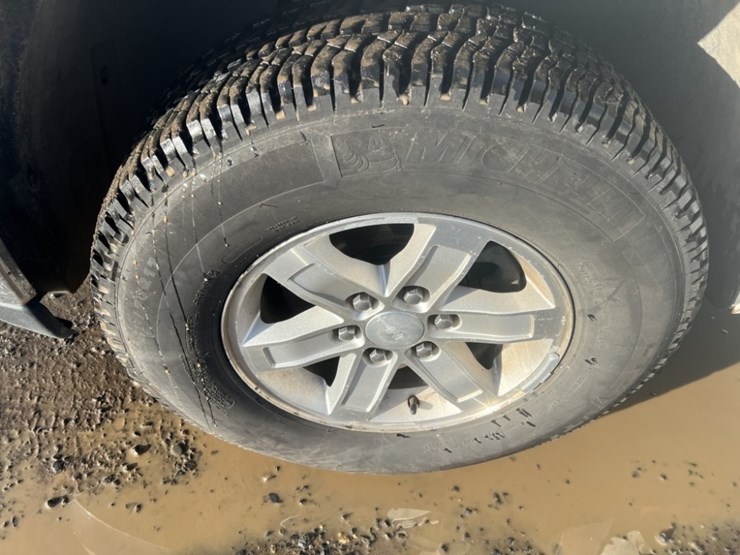 2011-gmc-sierra-1500-image-19