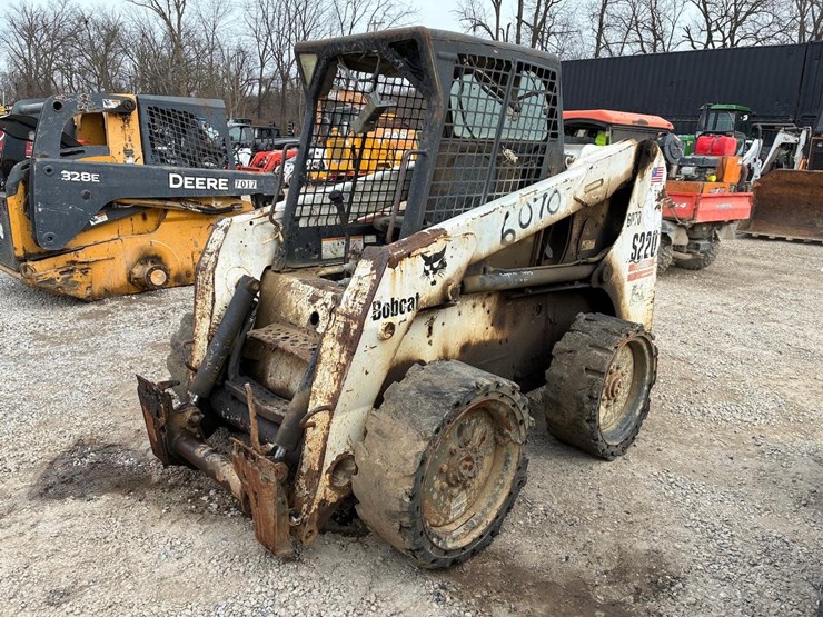 bobcat-s220-image-6