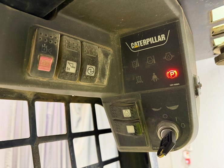 caterpillar-267b-image-21