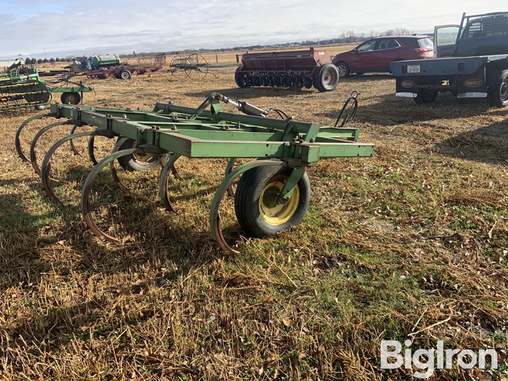 john-deere-100-image-5