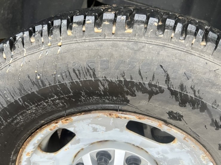 2011-chevrolet-silverado-2500-image-16