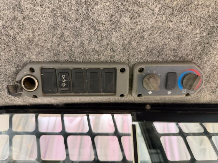 bobcat-t190-image-25