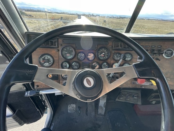1998-peterbilt-379-image-35