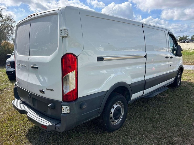 2016-ford-transit-image-3