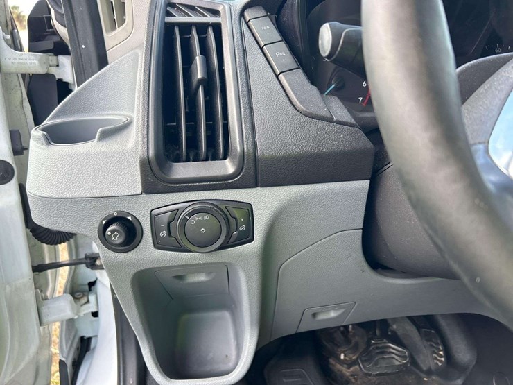 2016-ford-transit-image-15